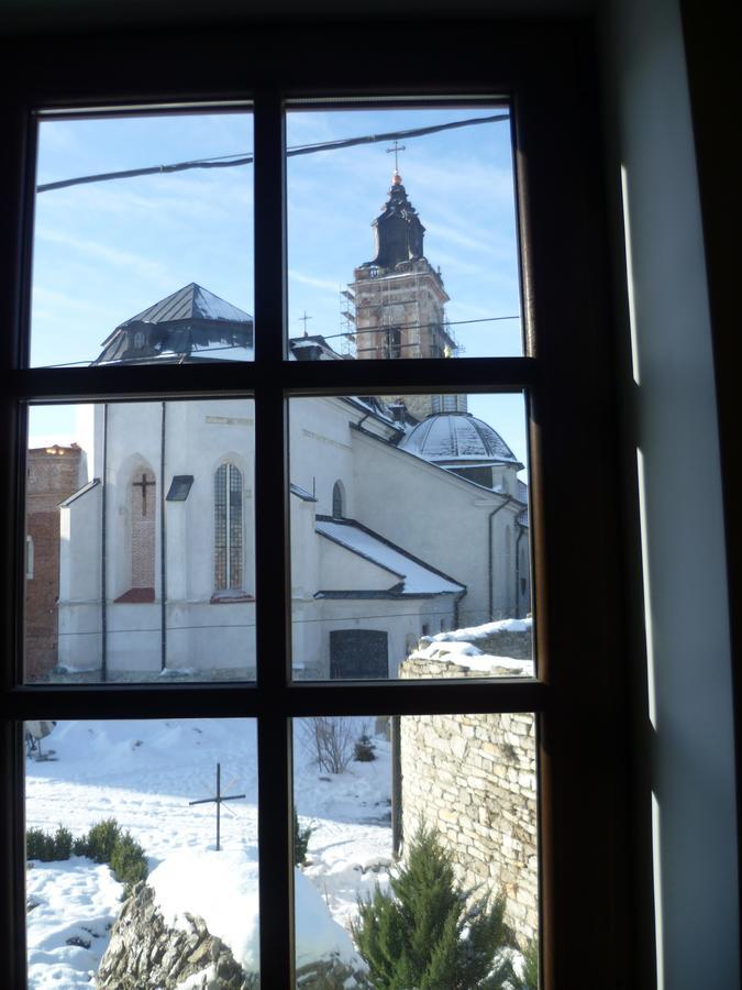 Home Hotel Kamianets-Podilskyi Exterior photo